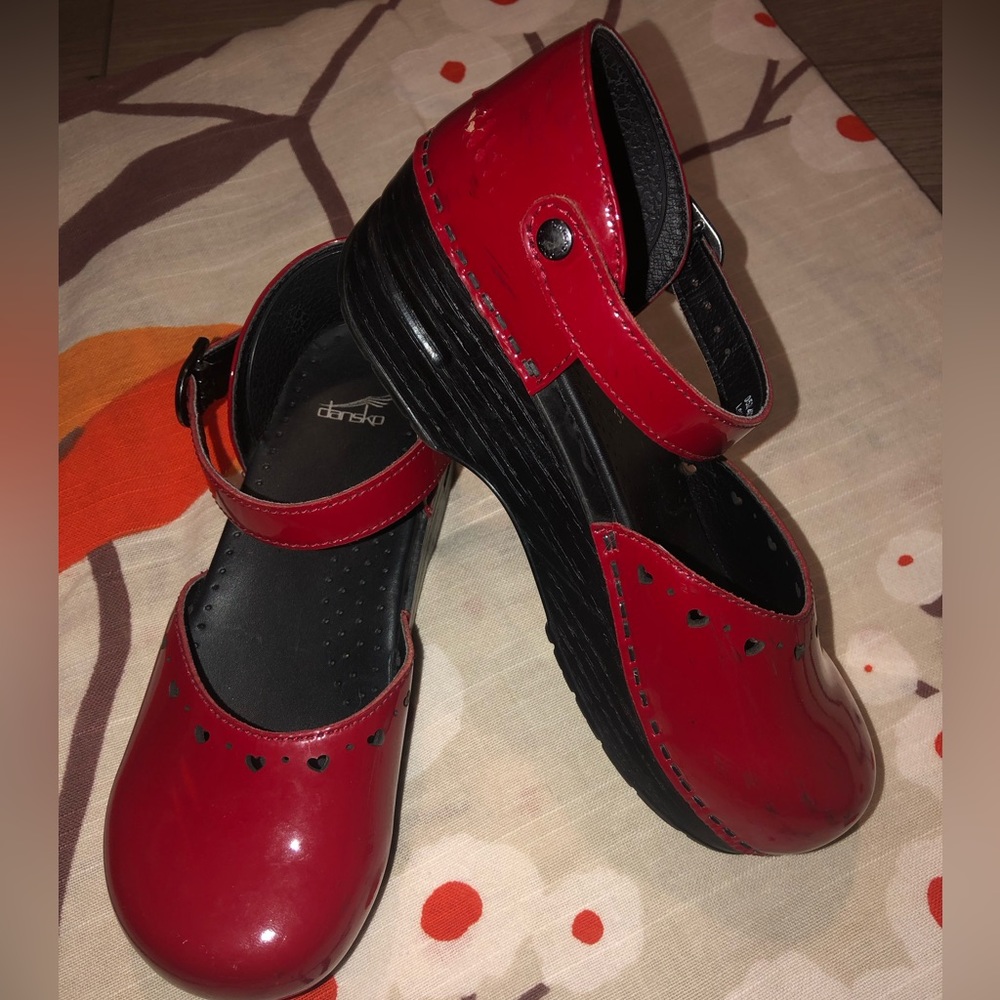 Dansko Kids Youth Mary Jane Clog Size EU 32 Red heart details valentines